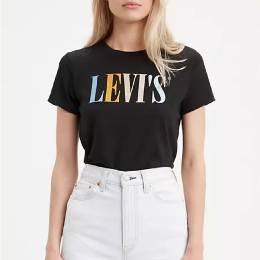 Levi's 90's Serif Logo Perfect Graphic Tee Shirt in Caviar Black NWT